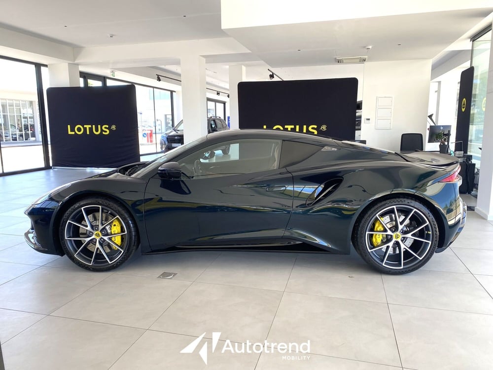 Lotus Emira usata a Bari (5)
