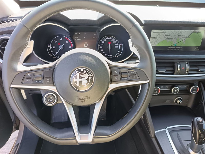 Alfa Romeo Stelvio usata a Alessandria (14)