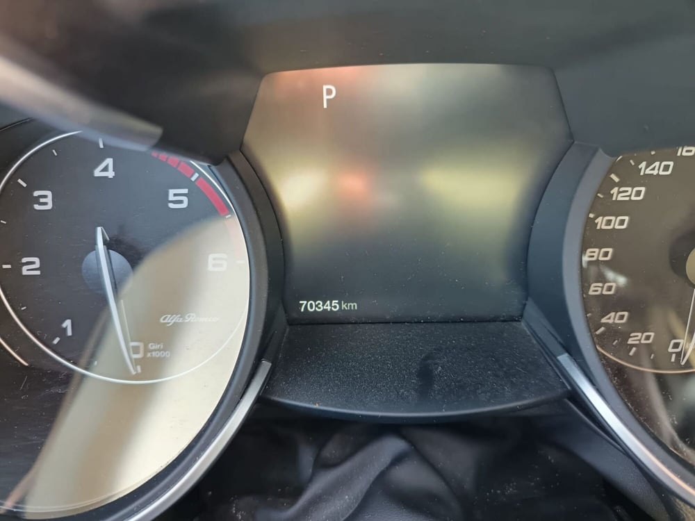 Alfa Romeo Stelvio usata a Alessandria (16)