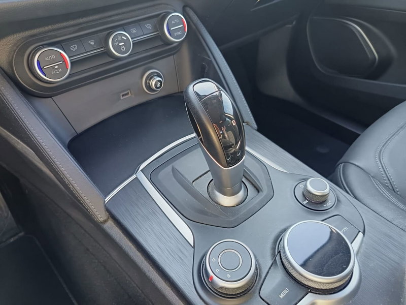 Alfa Romeo Stelvio usata a Alessandria (17)