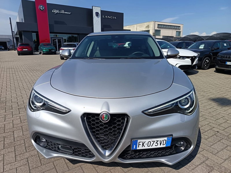 Alfa Romeo Stelvio usata a Alessandria (2)