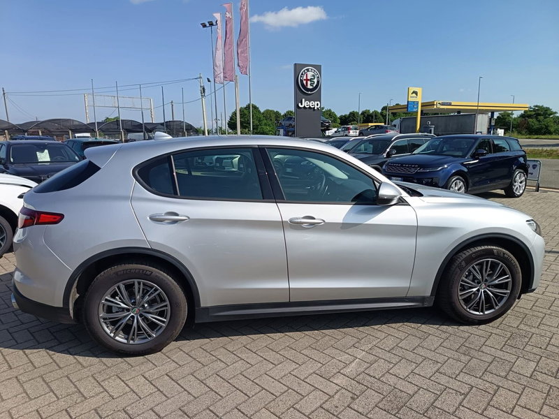 Alfa Romeo Stelvio usata a Alessandria (4)