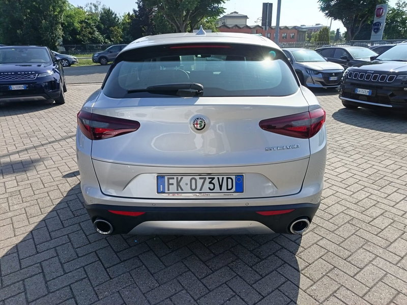 Alfa Romeo Stelvio usata a Alessandria (6)