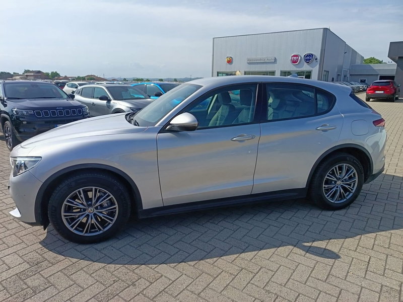 Alfa Romeo Stelvio usata a Alessandria (9)