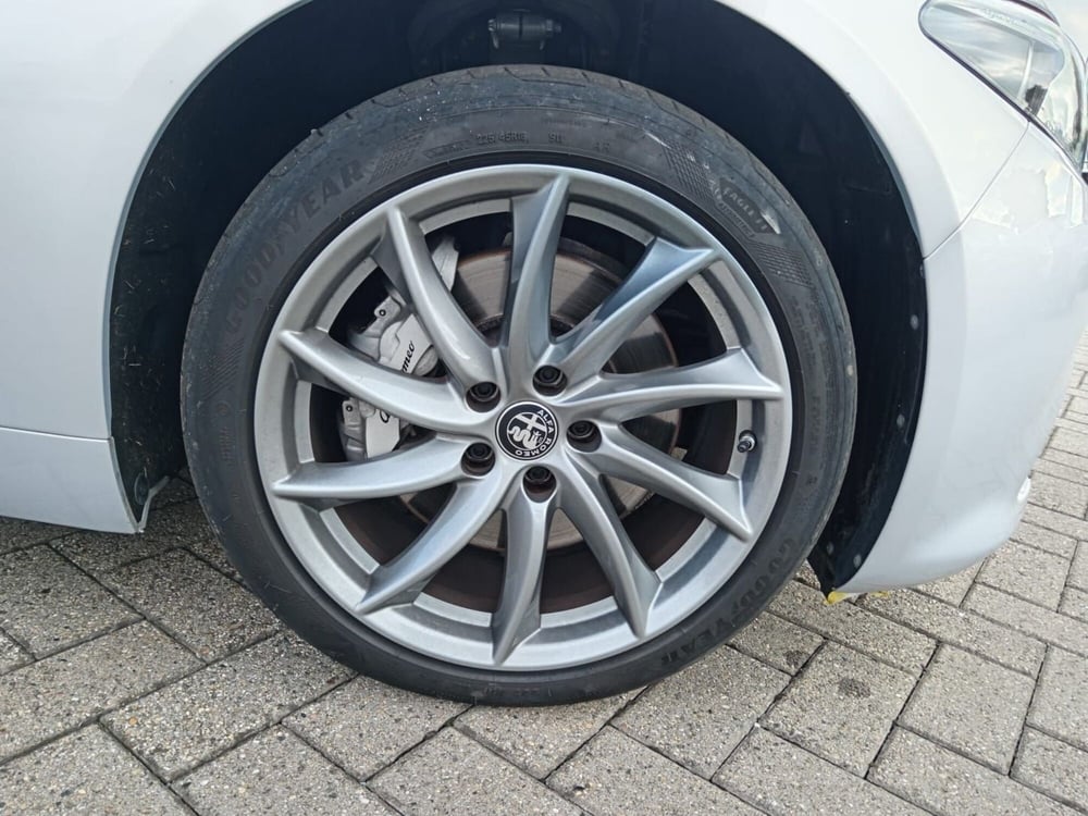Alfa Romeo Giulia usata a Alessandria (10)