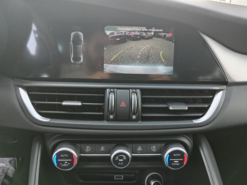 Alfa Romeo Giulia usata a Alessandria (16)