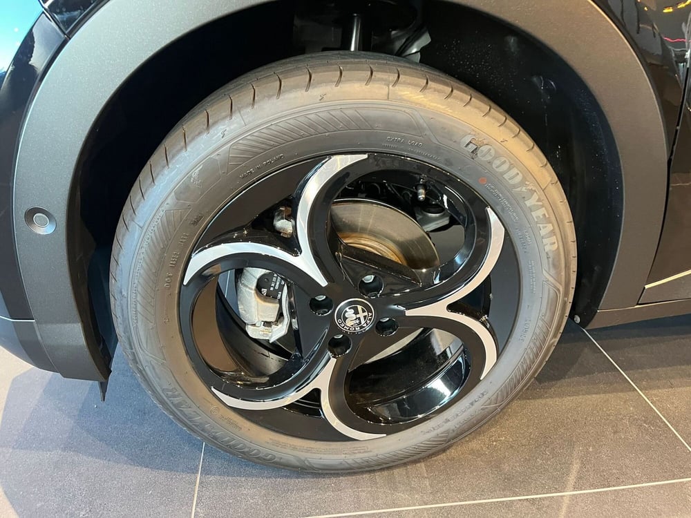 Alfa Romeo Junior nuova a Milano (11)
