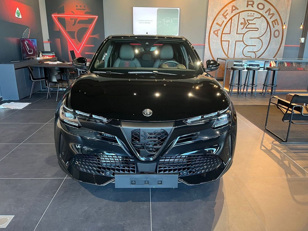 Alfa Romeo Junior nuova a Milano (2)