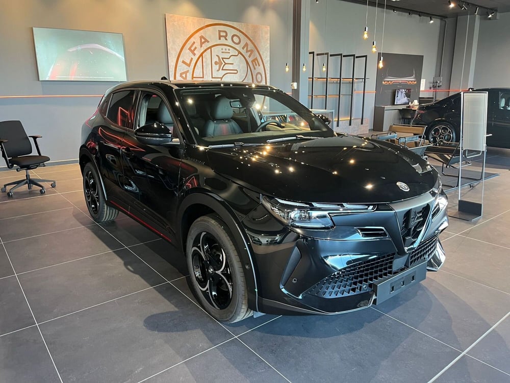 Alfa Romeo Junior nuova a Milano (3)