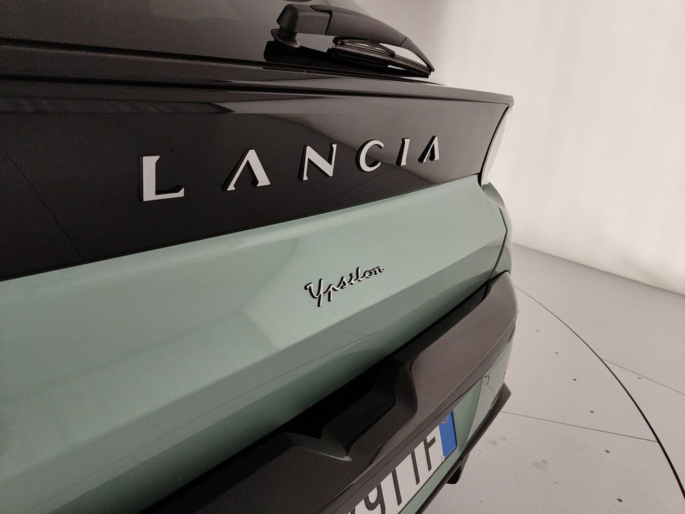 Lancia Ypsilon usata a Caserta (10)