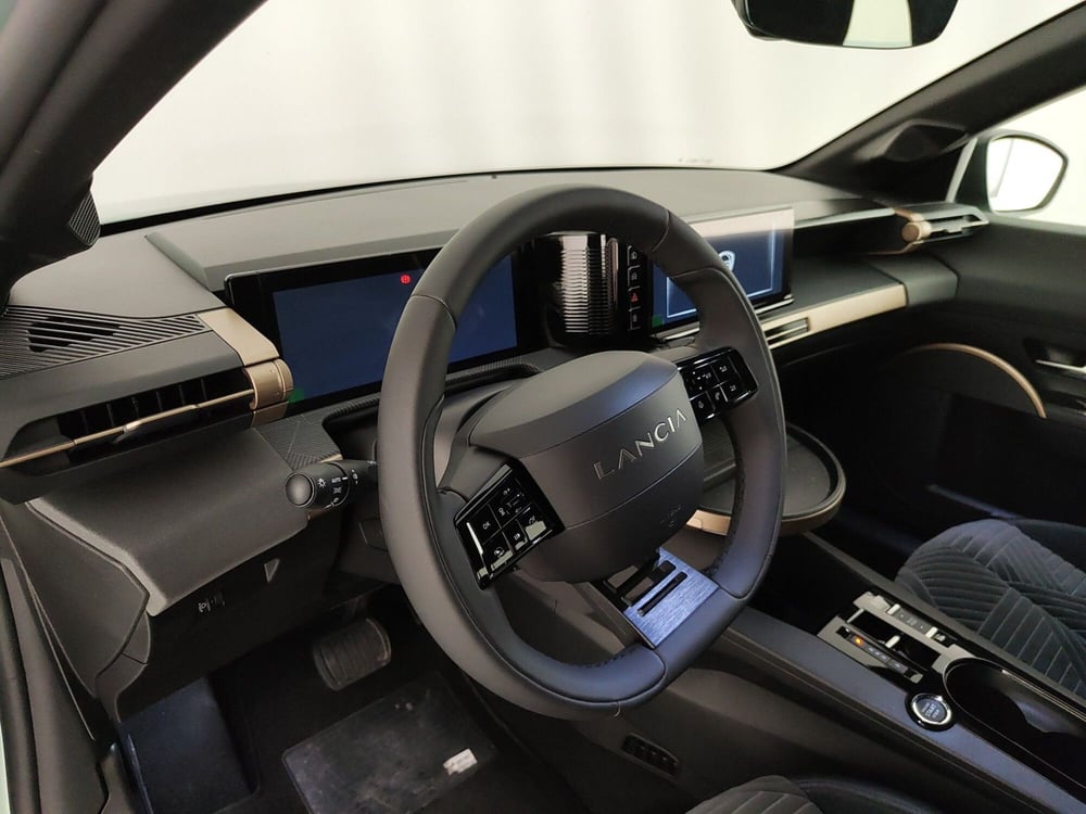 Lancia Ypsilon usata a Caserta (20)