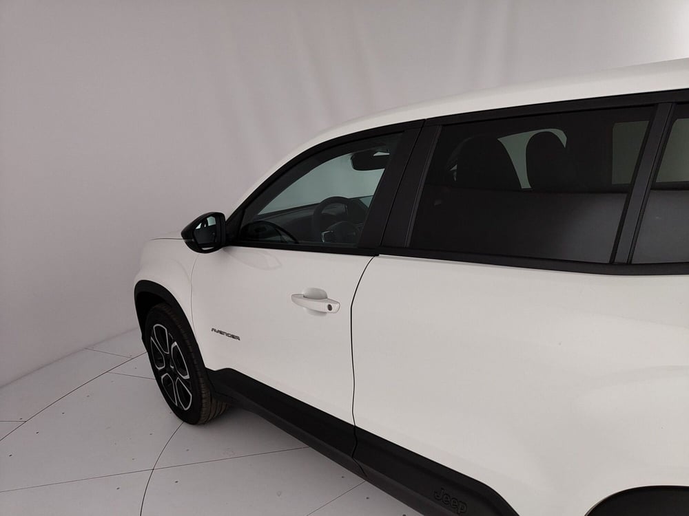 Jeep Avenger nuova a Caserta (12)