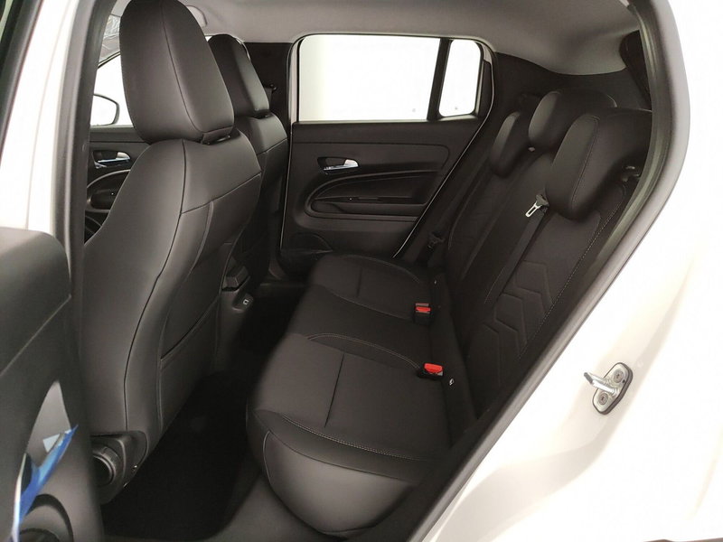 Jeep Avenger nuova a Caserta (18)