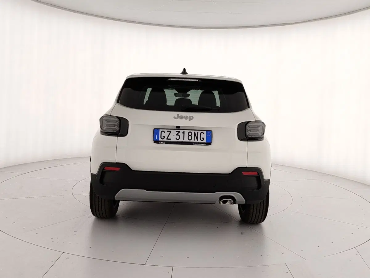 Jeep Avenger nuova a Caserta (5)