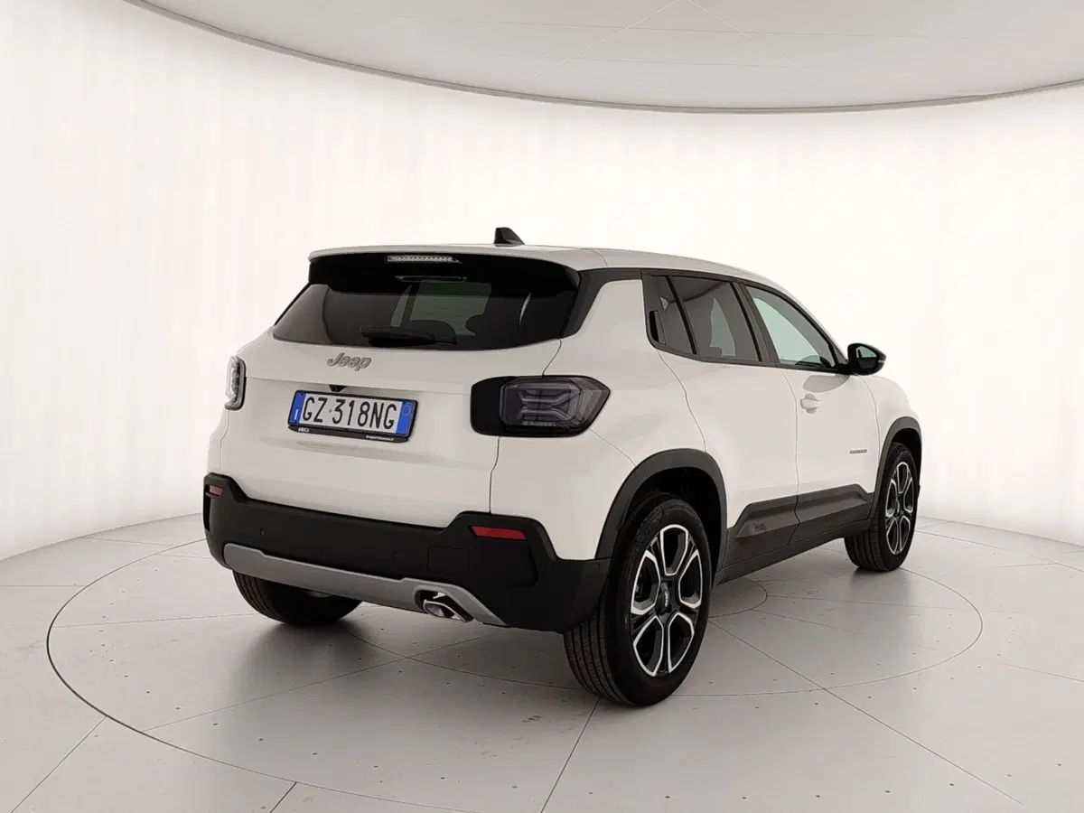 Jeep Avenger nuova a Caserta (6)