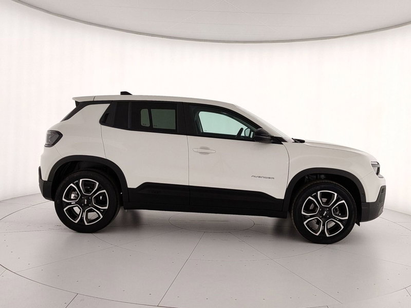 Jeep Avenger nuova a Caserta (7)