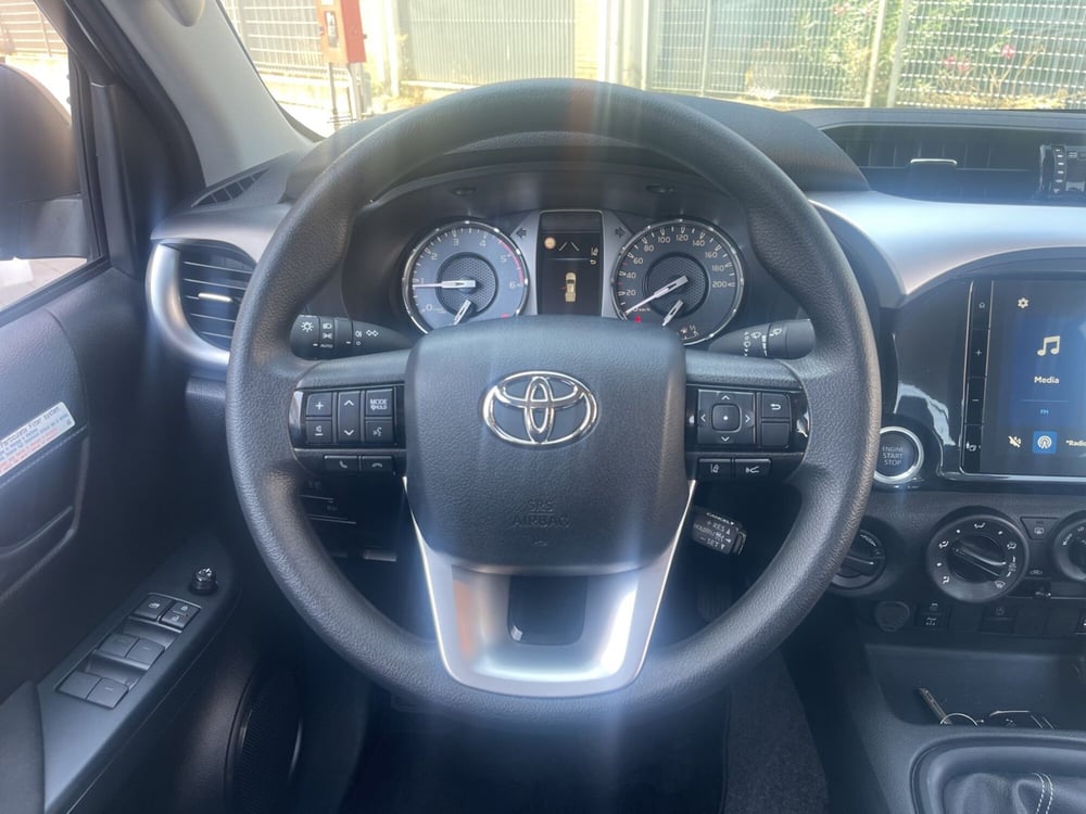 Toyota Hilux usata a Ragusa (11)
