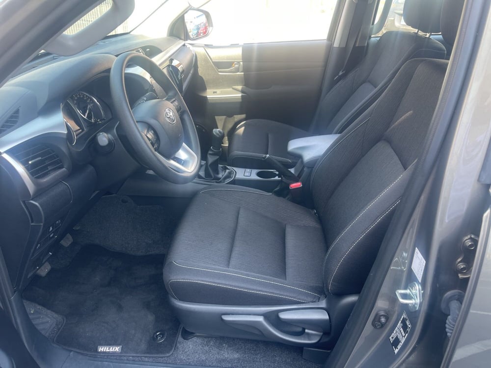 Toyota Hilux usata a Ragusa (9)