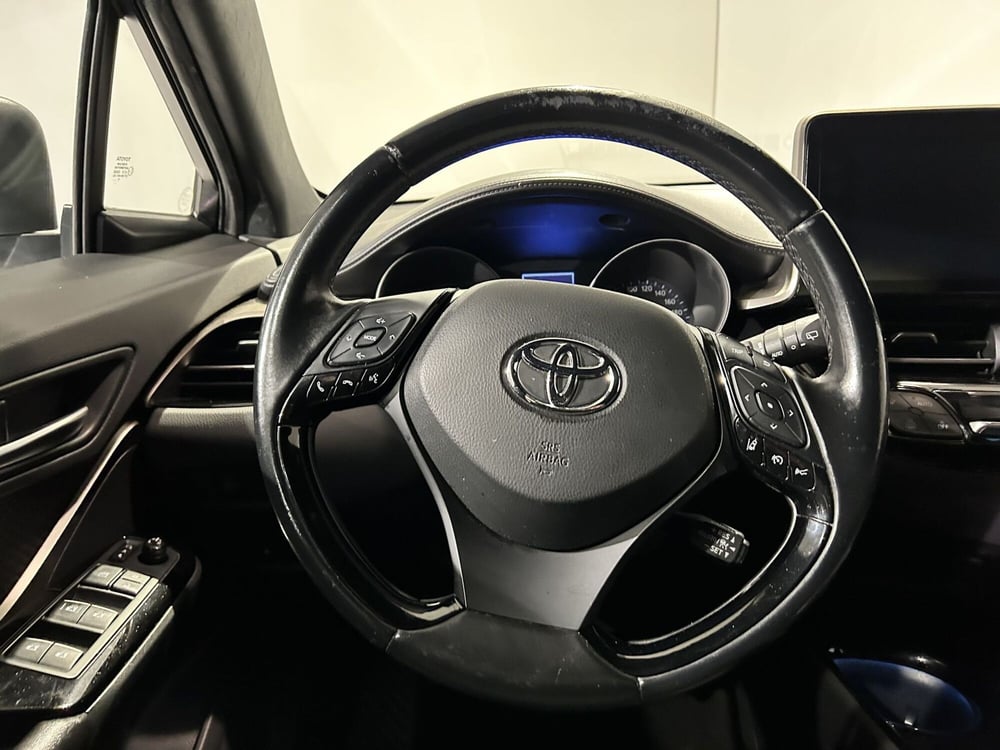 Toyota Toyota C-HR usata a Milano (10)