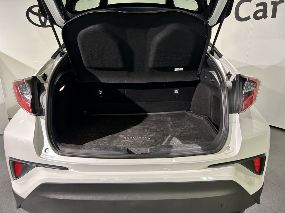 Toyota Toyota C-HR usata a Milano (11)