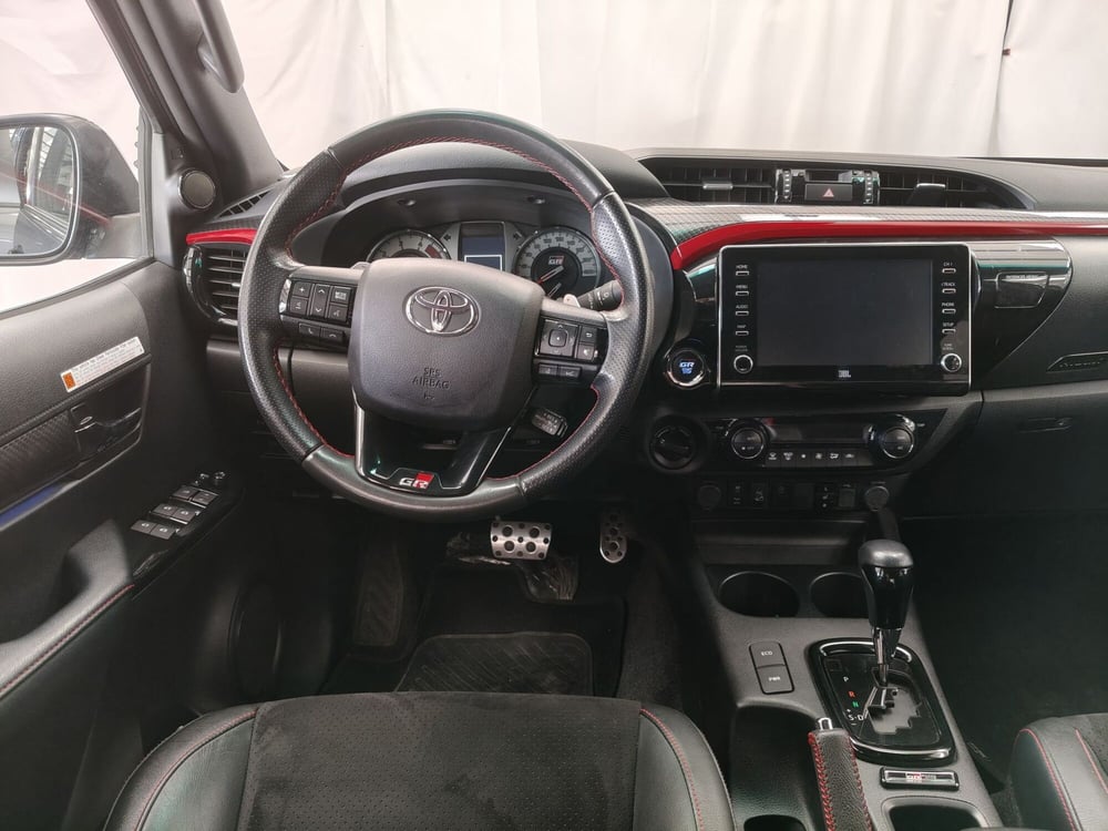 Toyota Hilux usata a Roma (10)