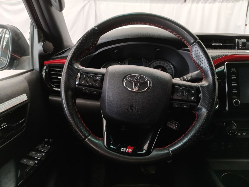 Toyota Hilux usata a Roma (11)