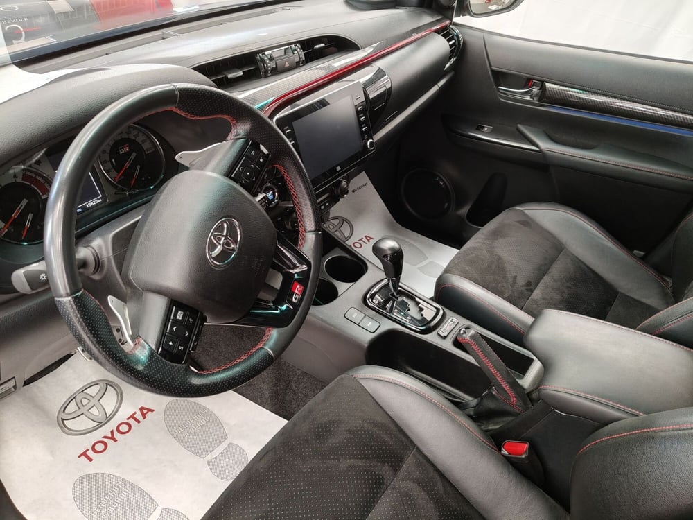 Toyota Hilux usata a Roma (13)