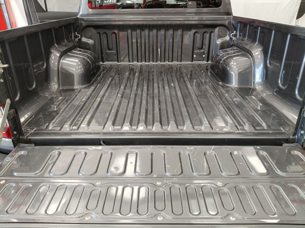 Toyota Hilux usata a Roma (14)