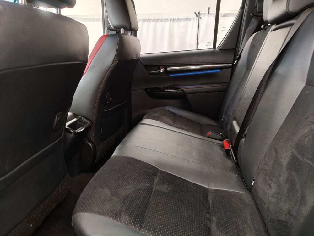 Toyota Hilux usata a Roma (16)