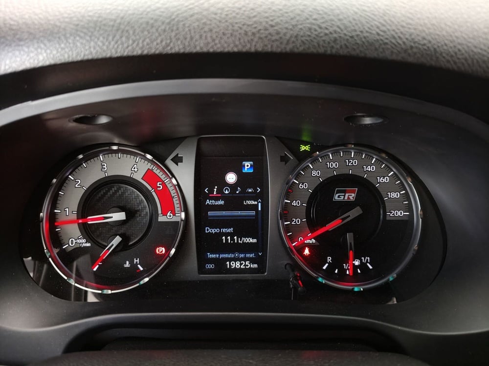 Toyota Hilux usata a Roma (17)