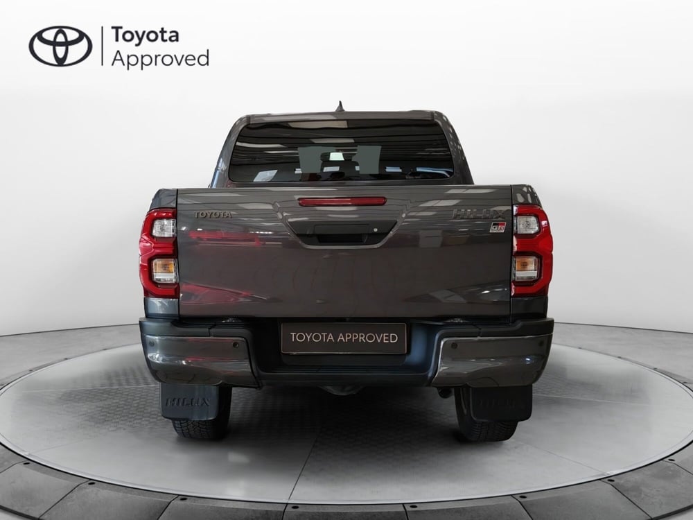 Toyota Hilux usata a Roma (4)
