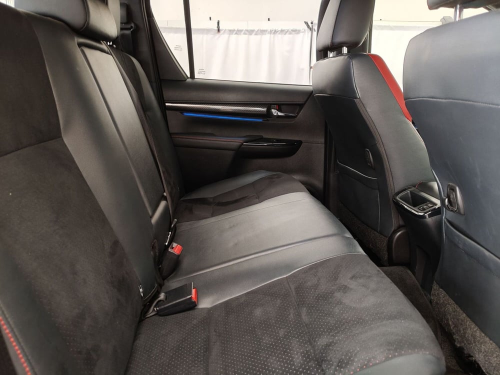 Toyota Hilux usata a Roma (8)