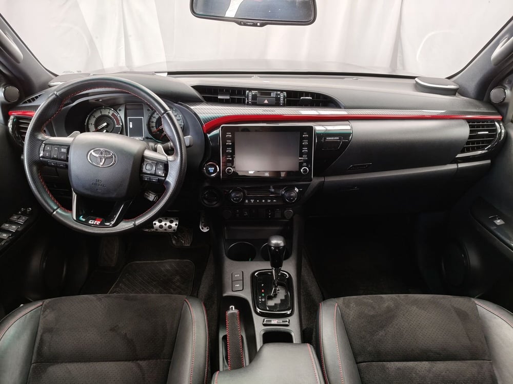 Toyota Hilux usata a Roma (9)