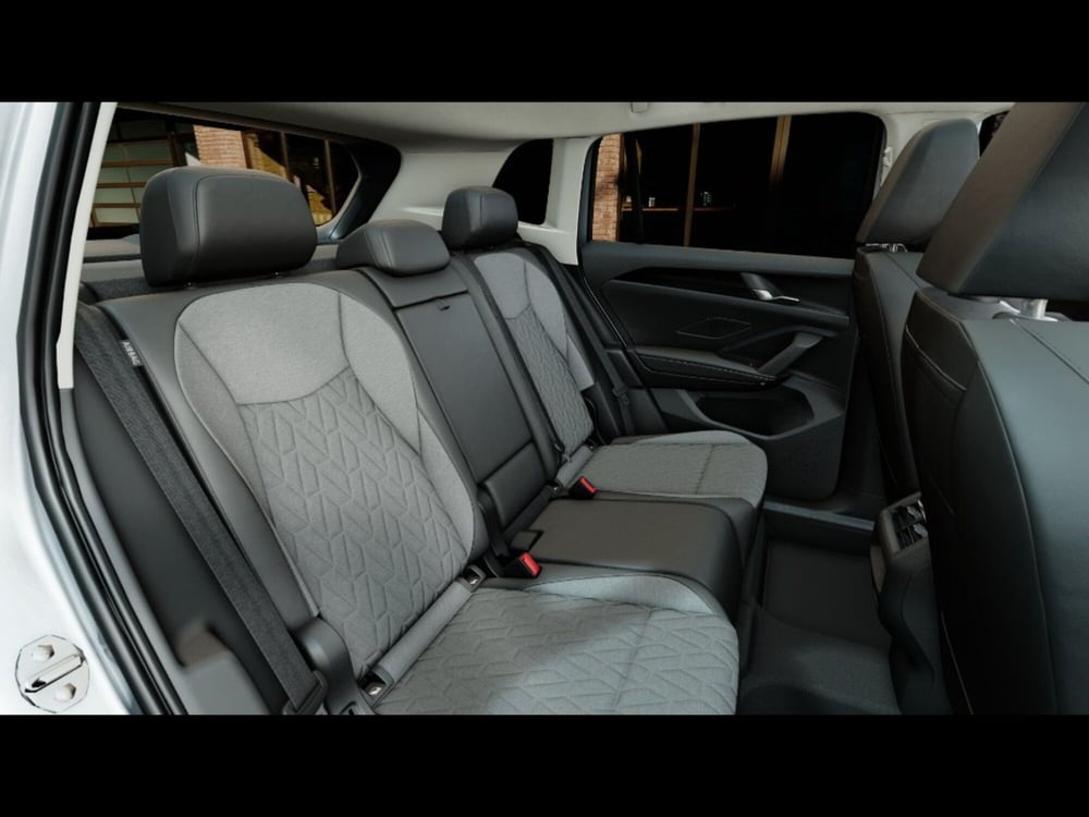 Volkswagen Tiguan nuova a Livorno (11)