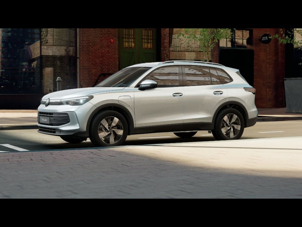 Volkswagen Tiguan nuova a Livorno (6)