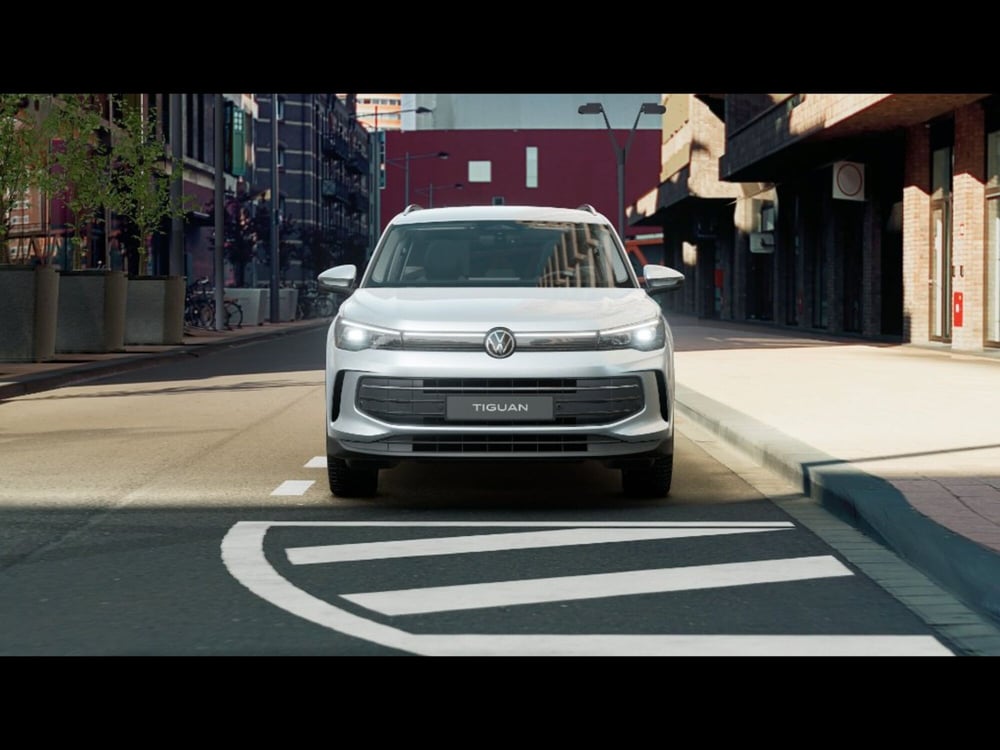 Volkswagen Tiguan nuova a Livorno (7)