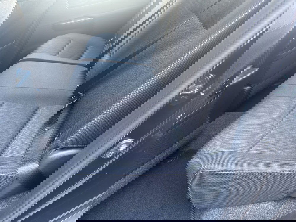 Toyota Hilux nuova a Ferrara (7)