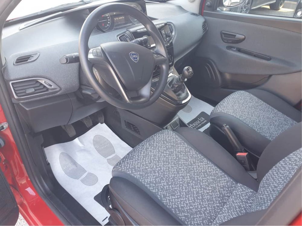 Lancia Ypsilon usata a Pescara (6)
