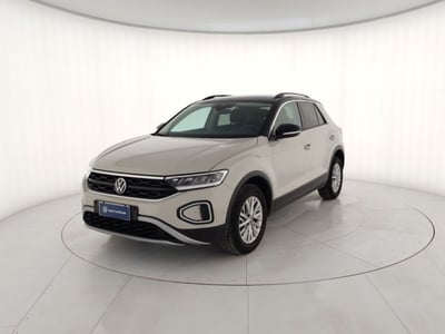 Volkswagen T-Roc 1.0 TSI Life del 2023 usata a Massa