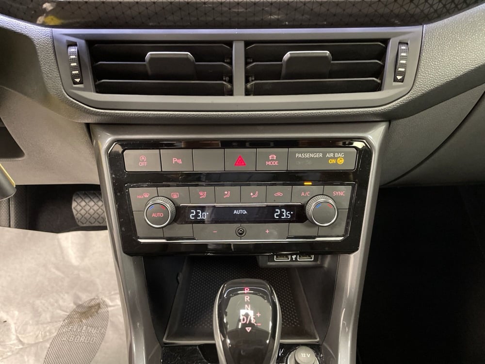 Volkswagen T-Cross usata a Varese (17)