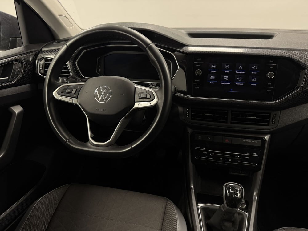Volkswagen T-Cross usata a Varese (11)