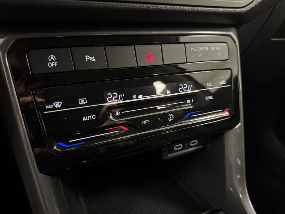 Volkswagen T-Cross usata a Varese (15)