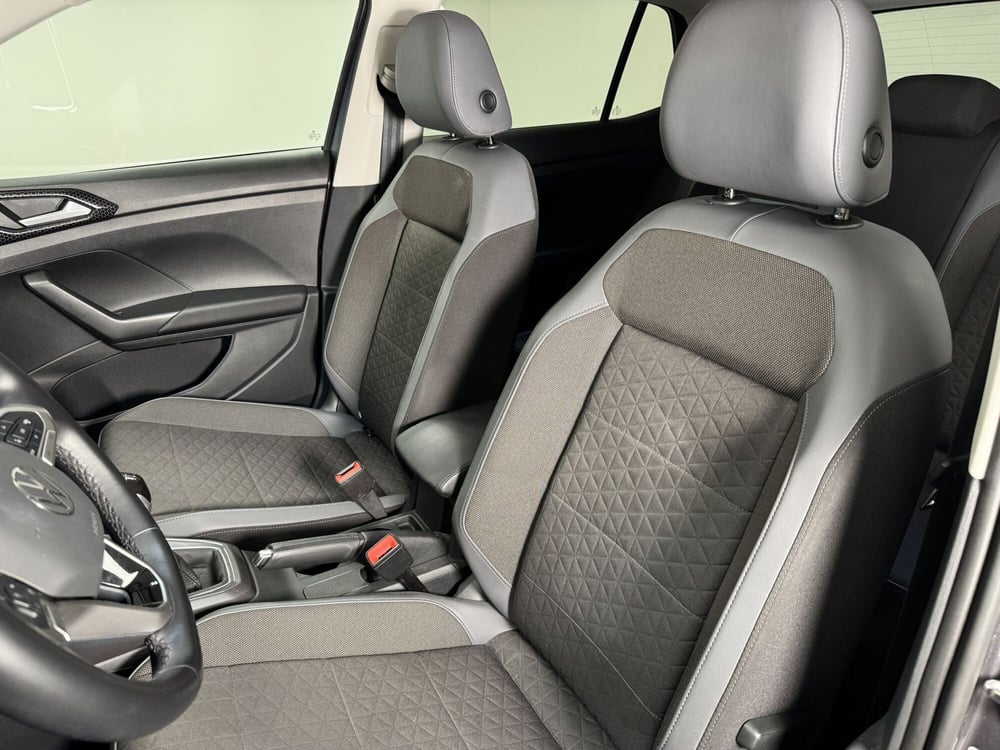 Volkswagen T-Cross usata a Varese (9)