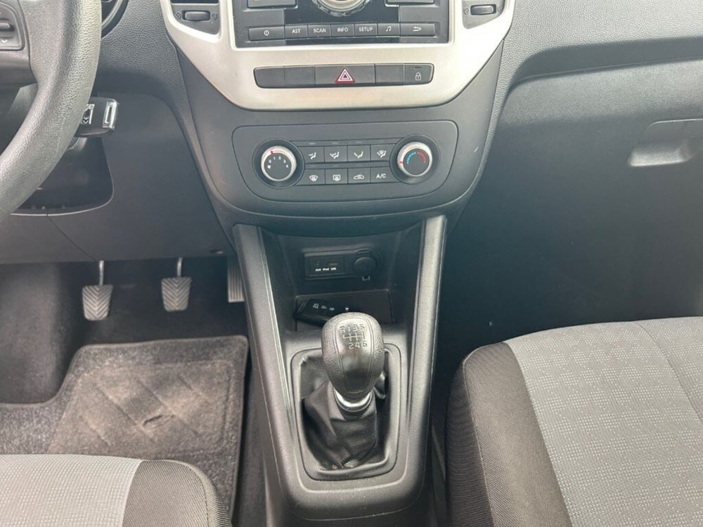 Kia Venga usata a Verona (9)