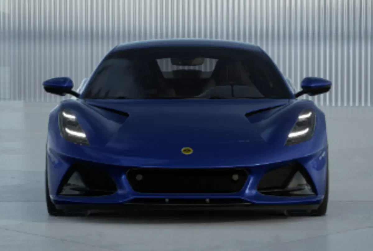 Lotus Emira nuova a Novara (2)