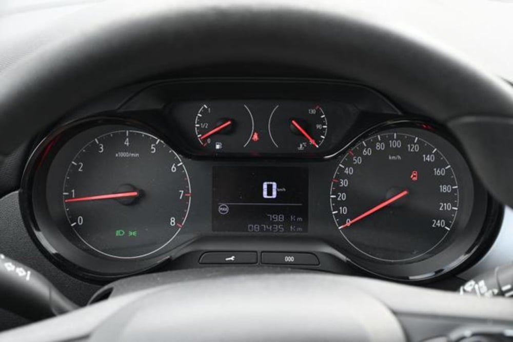 Opel Crossland X usata a Torino (16)