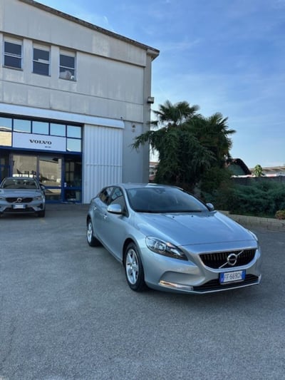 Volvo V40 D2 Kinetic N1 del 2016 usata a Novara