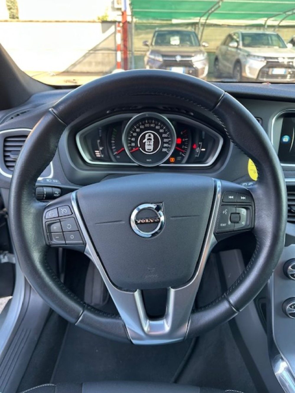 Volvo V40 usata a Novara (4)