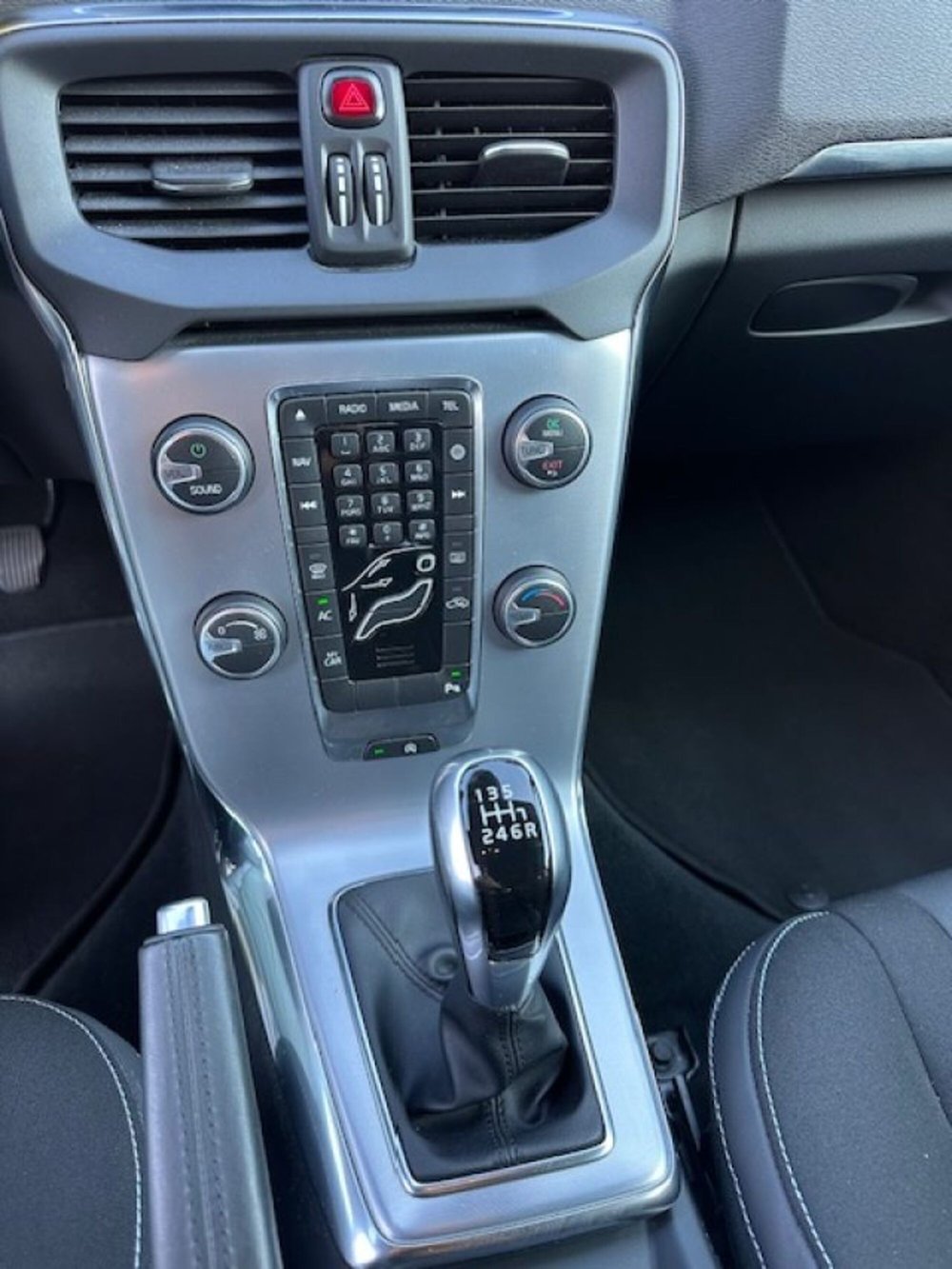 Volvo V40 usata a Novara (6)