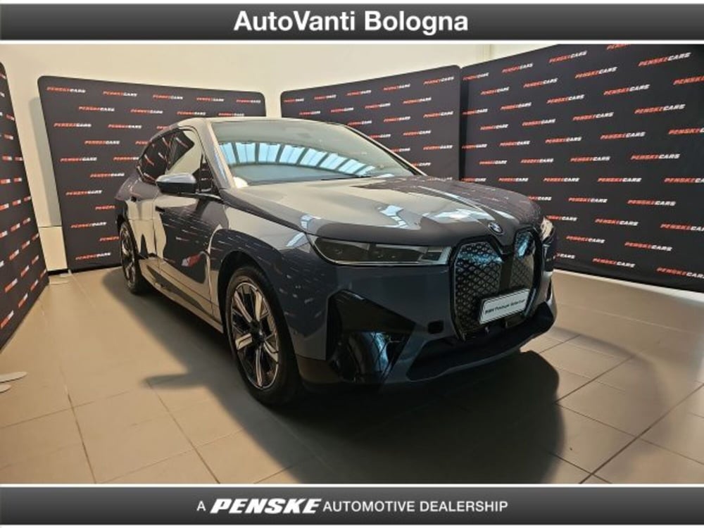 BMW iX usata a Bologna (7)
